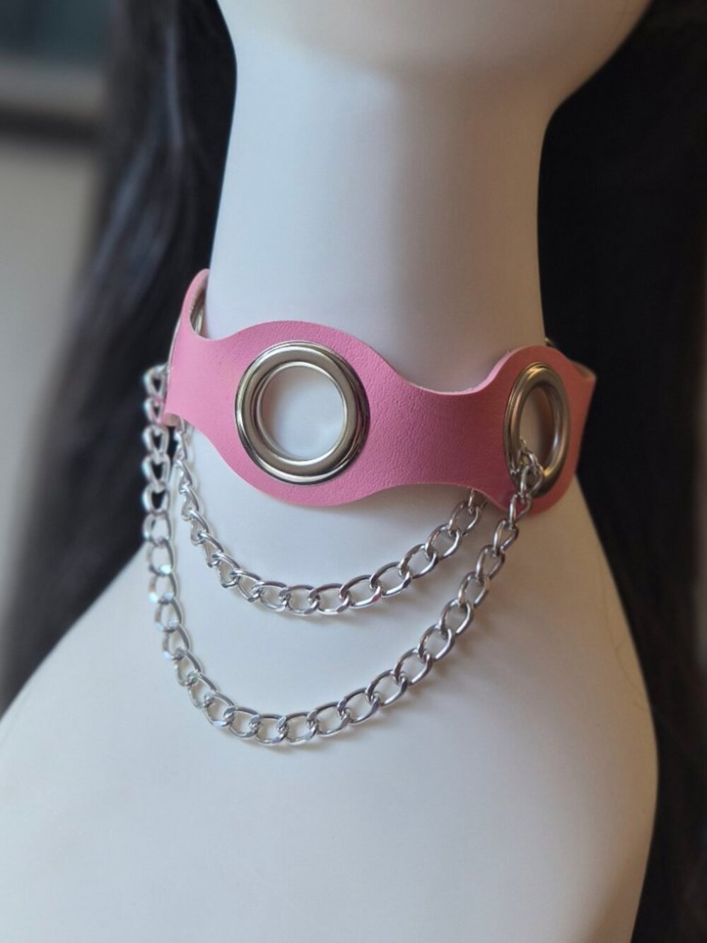 Pink fake leather choker